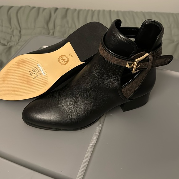 Michael Kors Britton Block Heel Bootie - Light Sand